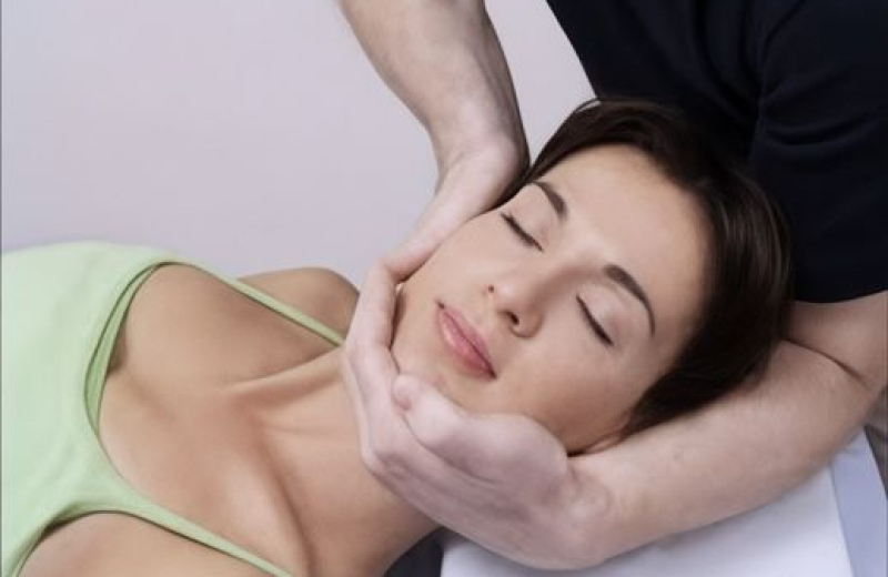 QUIROPRAXIA - Descompressão Vertebral